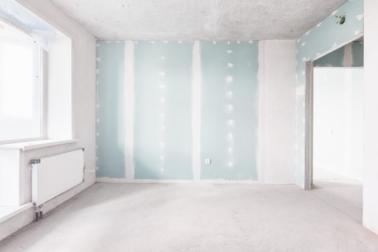 Interior,Of,The,Apartment,Without,Decoration,In,White,Colors